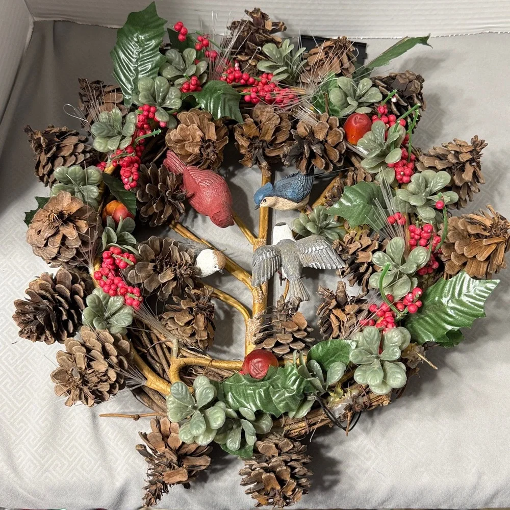 Fiber Optic Holiday Wreath Birds Accorn Holly Berries Color Changing Vintage